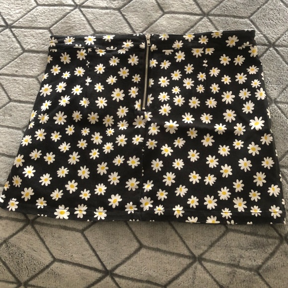 Black Daisy Mini Jean back Zipper Skirt XL - Picture 1 of 5